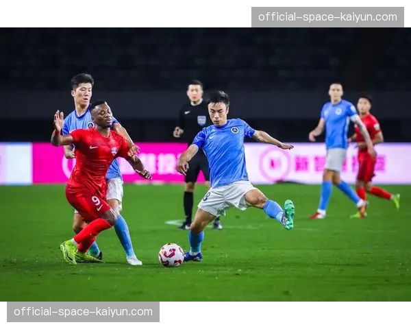 武汉三镇2-1逆转深圳新鹏城,主场惊险拿下三分 武汉三镇2-1逆转深圳新鹏城,主场惊险拿下三分