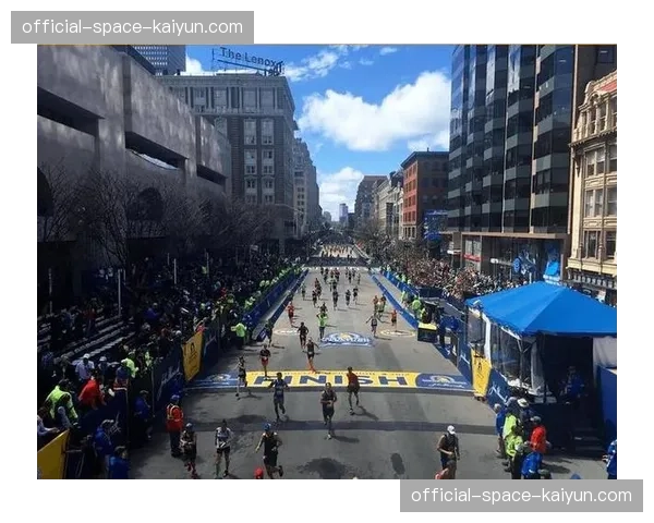 城市马拉松周末:伦敦、波士顿、巴黎三地同日起跑 城市马拉松周末:伦敦、波士顿、巴黎三地同日起跑