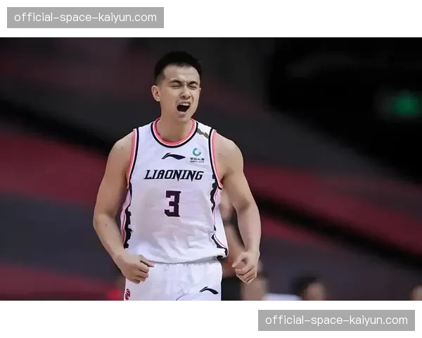 CBA总决赛G1:辽宁男篮加时击败新疆,赵继伟贡献关键抢断 CBA总决赛G1:辽宁男篮加时击败新疆,赵继伟贡献关键抢断