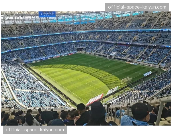 中超联赛硬件升级推动上座率井喷，专业足球场营造沉浸式观赛氛围